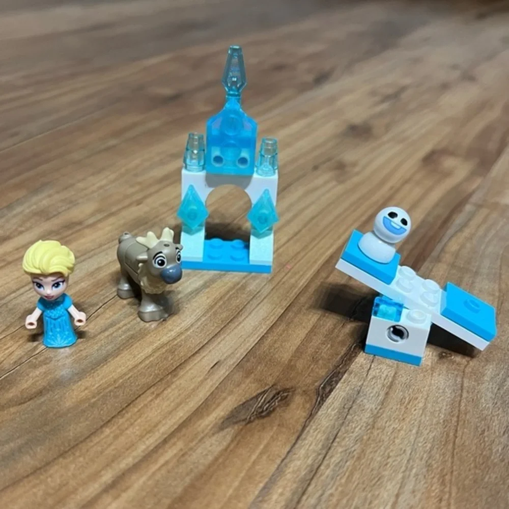 LEGO Disney Elsa Micro Doll Figure Elsa’s Castle Snowgie Sven FROZEN Princess
